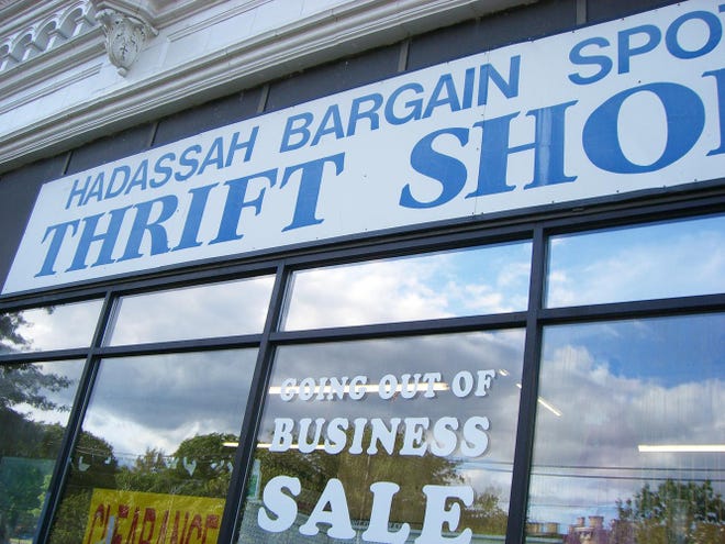 Popular Bargain Spot Storefront in Kinston, NC